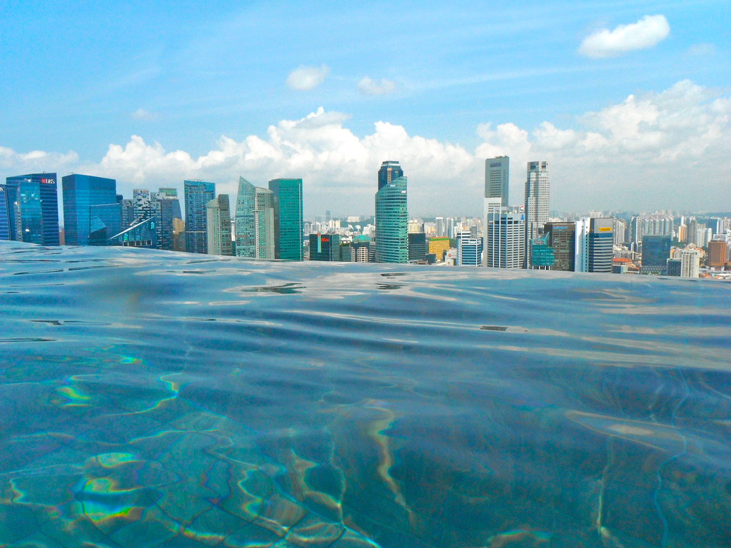 infinity pool hotels singapore